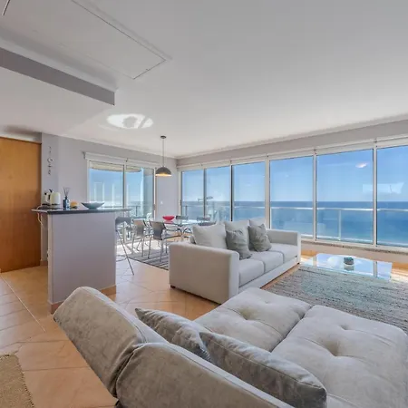 Appartement Charming On The Beach